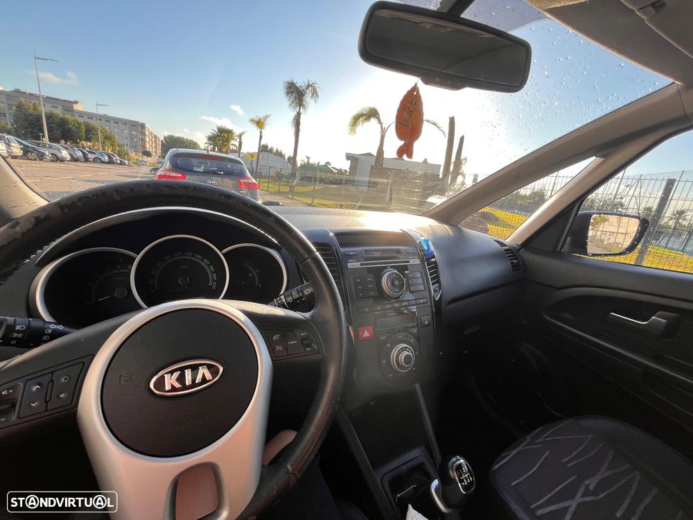 Kia Venga 1.4 CRDi TX ISG - 10