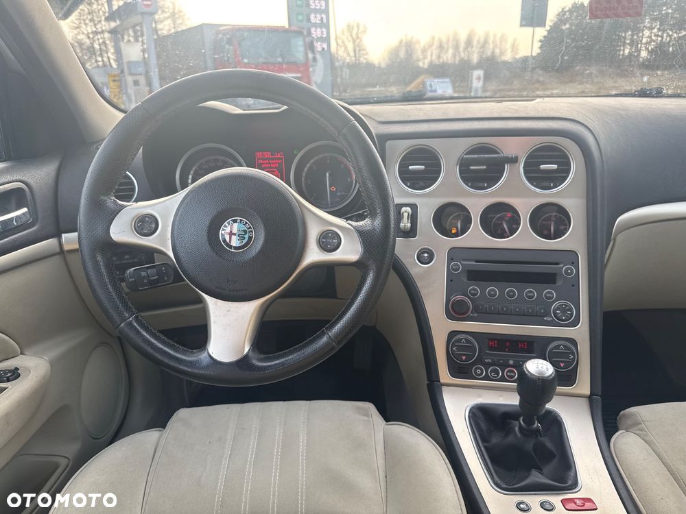 Alfa Romeo 159 1.9 JTDM 8V DPF Distinctive - 26