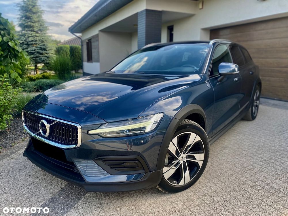 Volvo V60 Cross Country B4 D AWD Ultimate - 2