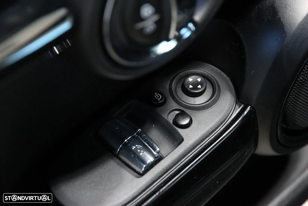 MINI 3 Portas John Cooper Works Plus Auto Desportiva - 14