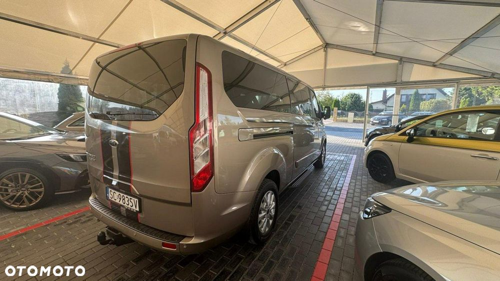 Ford Tourneo Custom - 20