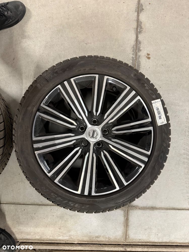 4x Oryginalna felgę Volvo z oponą Pirelli Winter Sottozero 3 235/45 R1 - 5