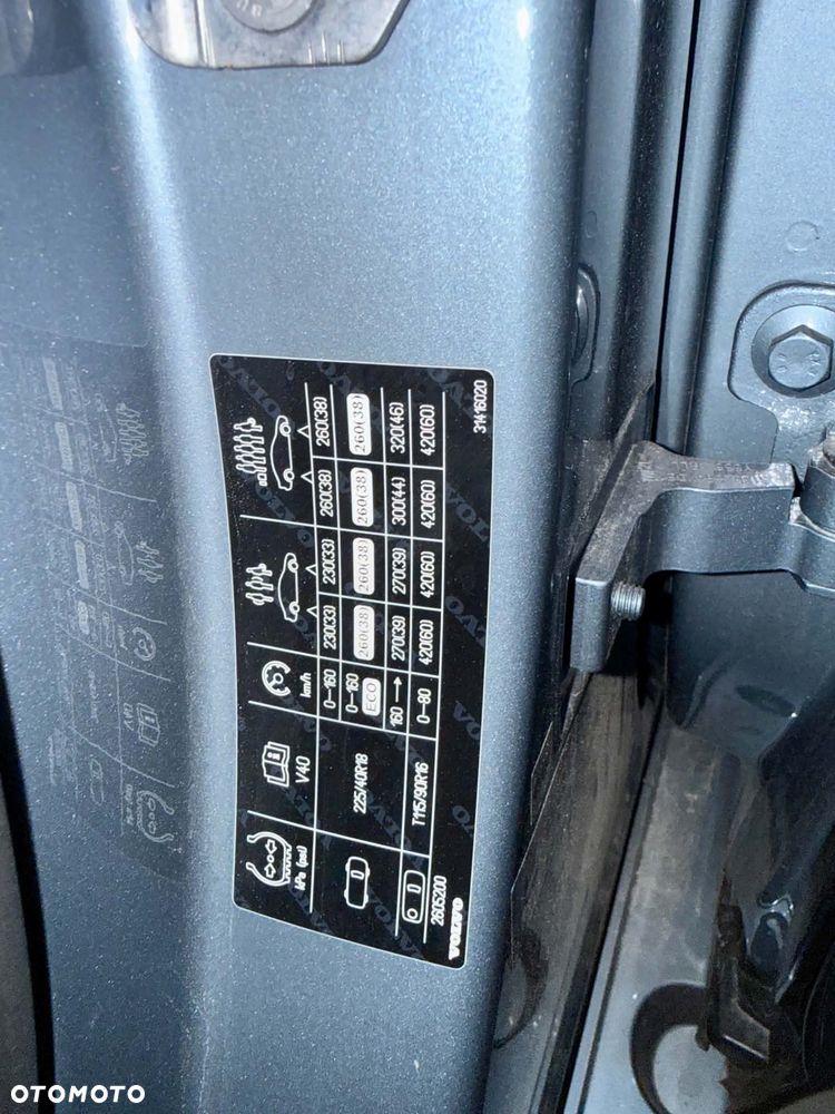 Volvo V40 T3 Drive-E Inscription - 23