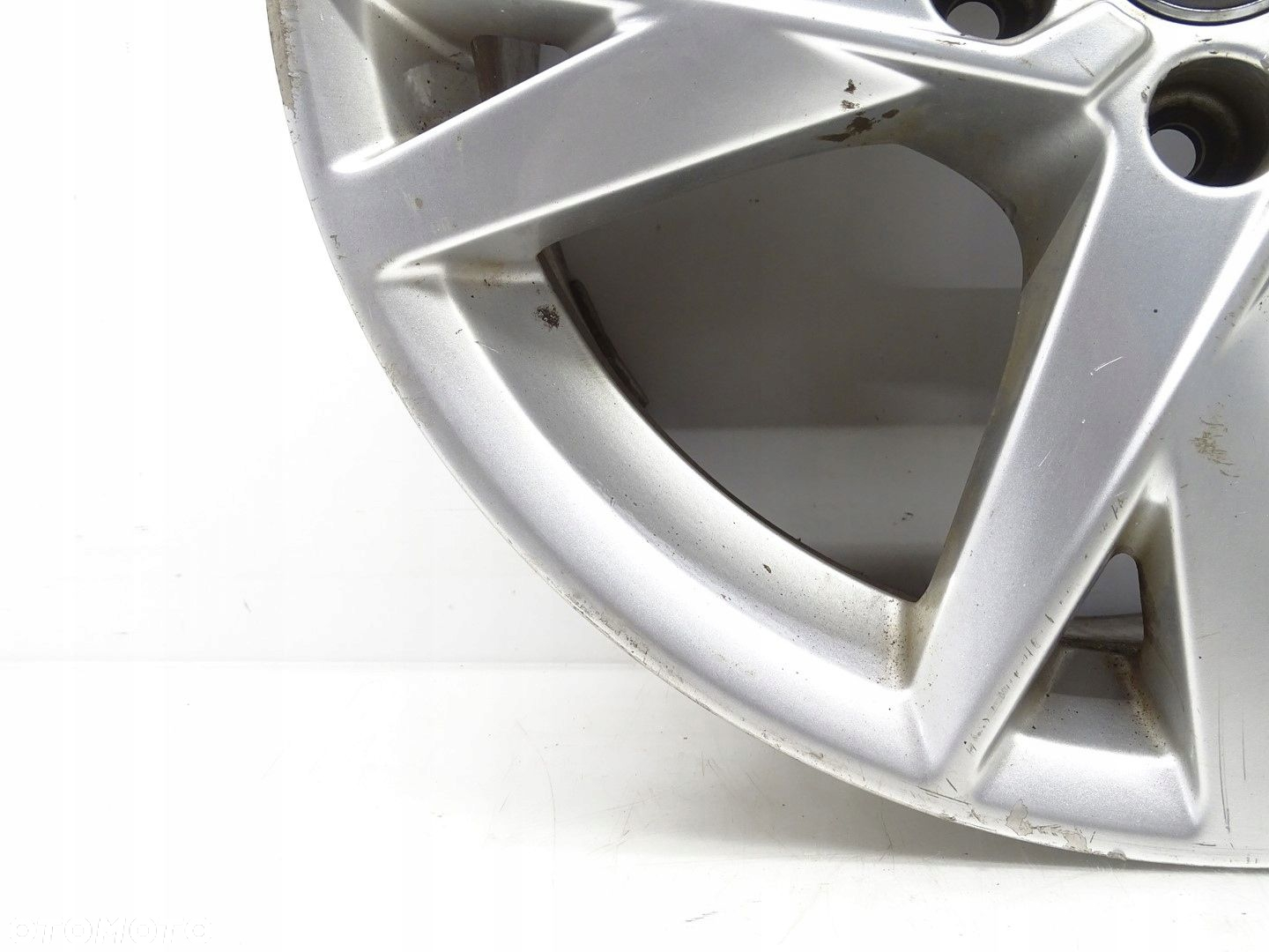 FELGA KOŁO ALUFELGA R17 AUDI A4 B9 A5 F5 8W 5X112 7.5J ET38 8W0601025K - 7