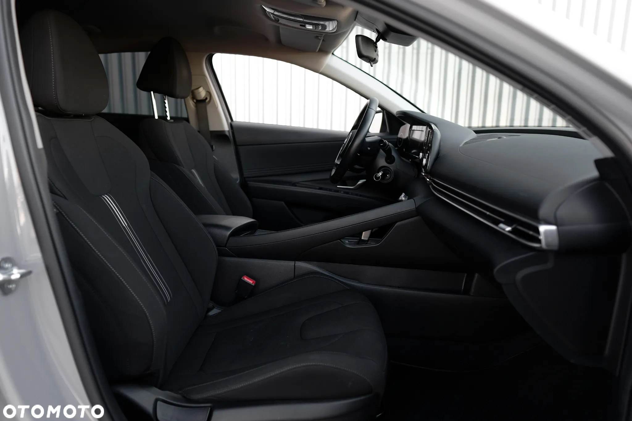 Hyundai Elantra 1.6 Smart CVT - 36