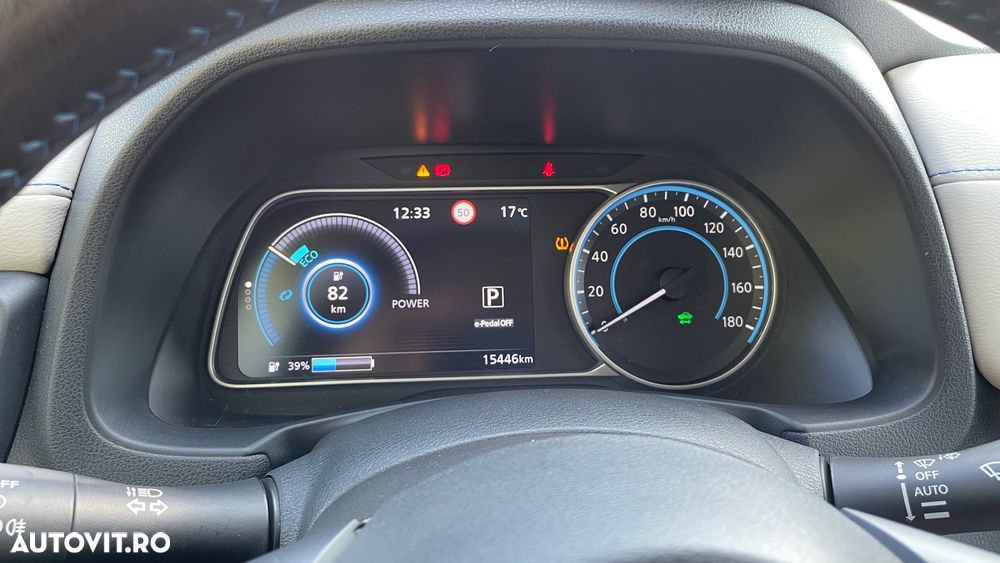 Nissan LEAF N-Connecta - 11