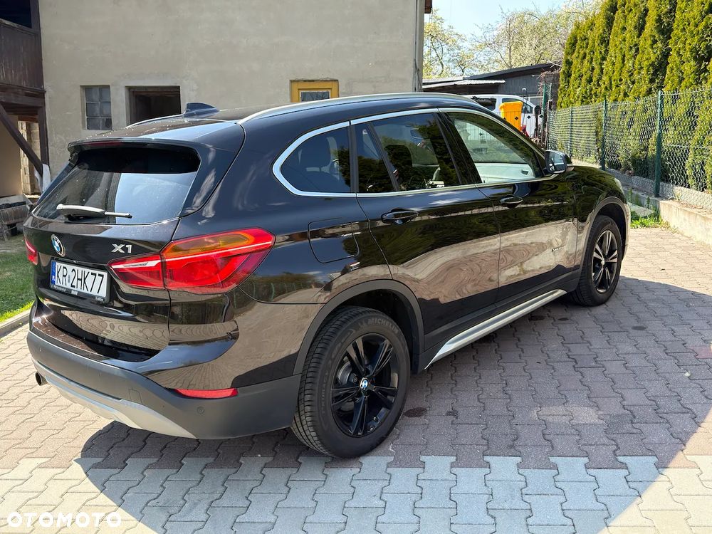 BMW X1 xDrive18d xLine - 6
