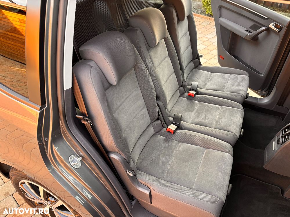 Volkswagen Touran 2.0 TDI DPF Highline - 9