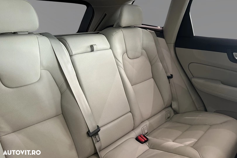 Volvo XC 60 T6 AWD Plug-in Hybrid Plus Bright - 16