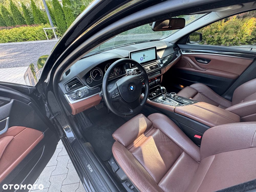 BMW Seria 5 528i xDrive - 12