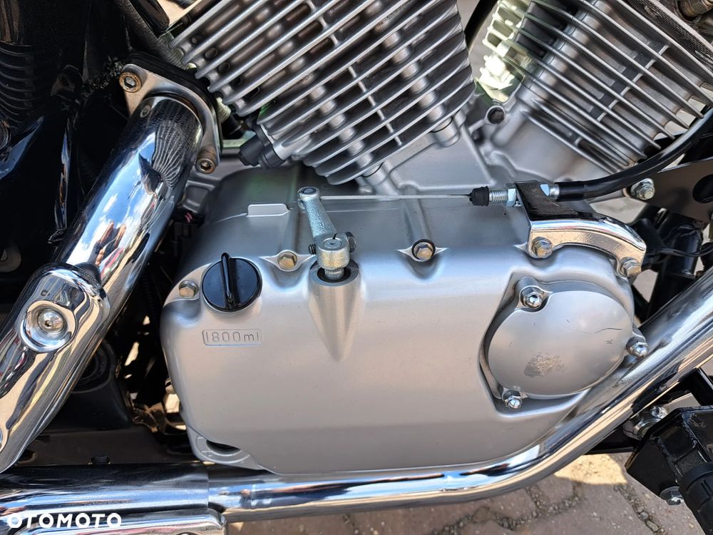 Suzuki Intruder - 31