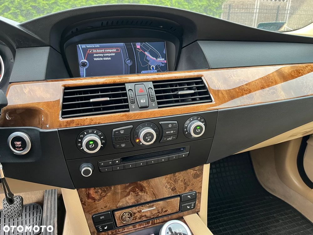 BMW Seria 5 523i Edition Exclusive - 11