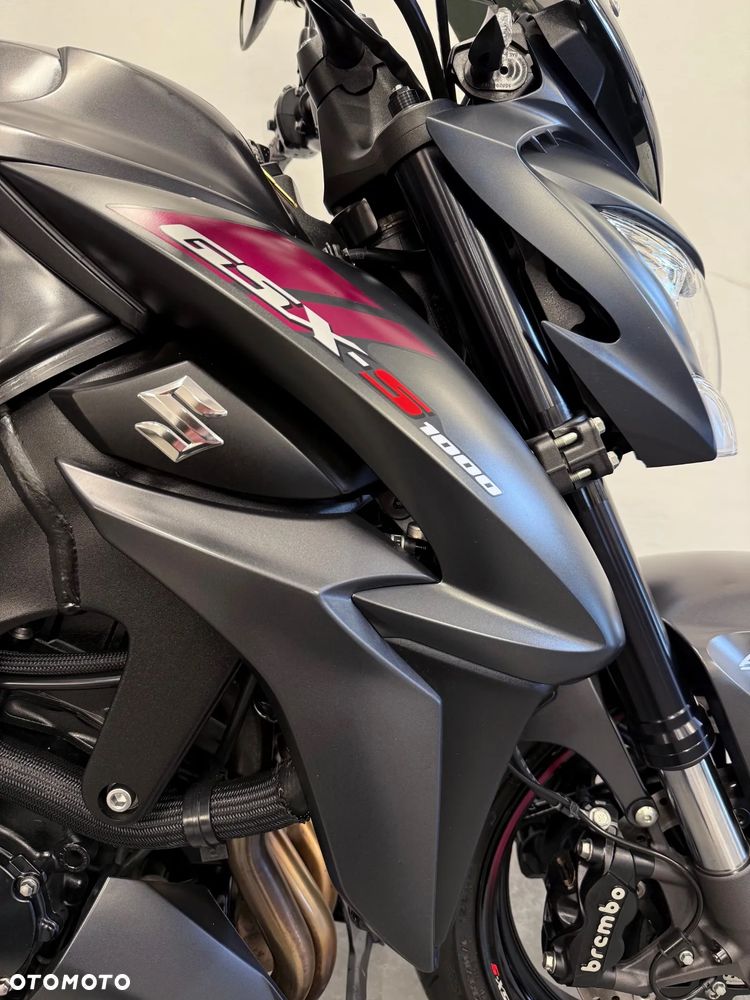 Suzuki GSX - 31