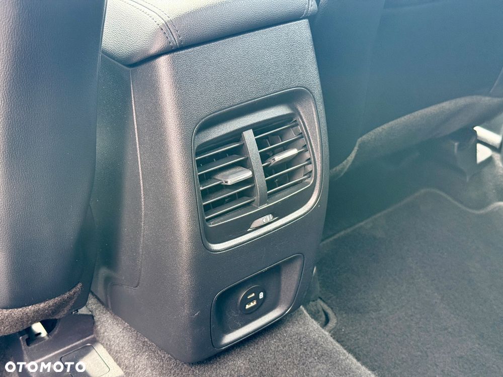 Ford Kuga 2.0 EcoBlue 4x4 TITANIUM X - 14