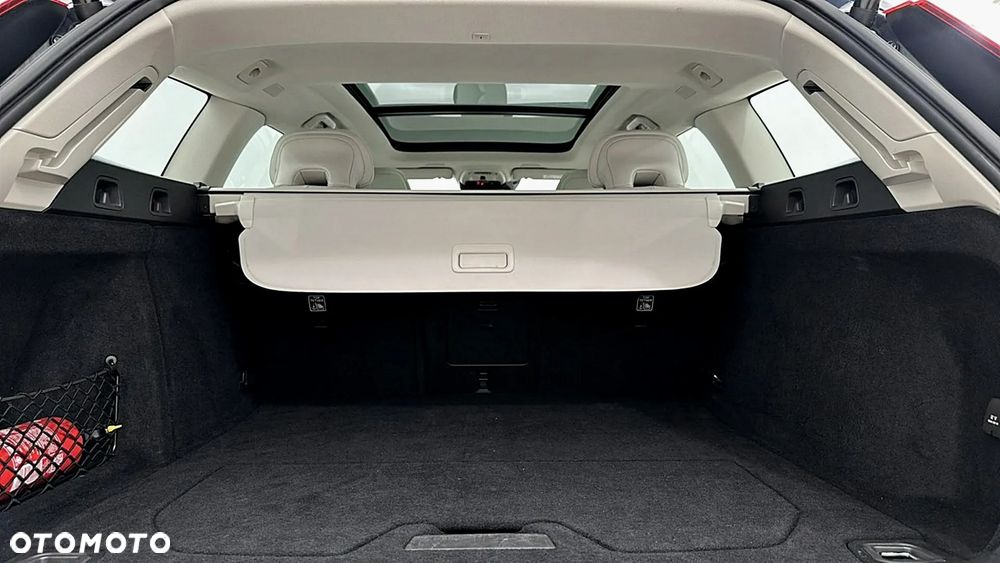 Volvo V60 T8 AWD Recharge Geartronic Inscription - 16