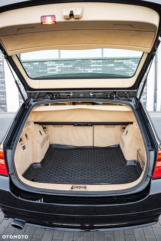 BMW Seria 3 320d - 31