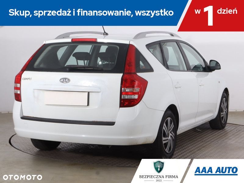 Kia Ceed - 7