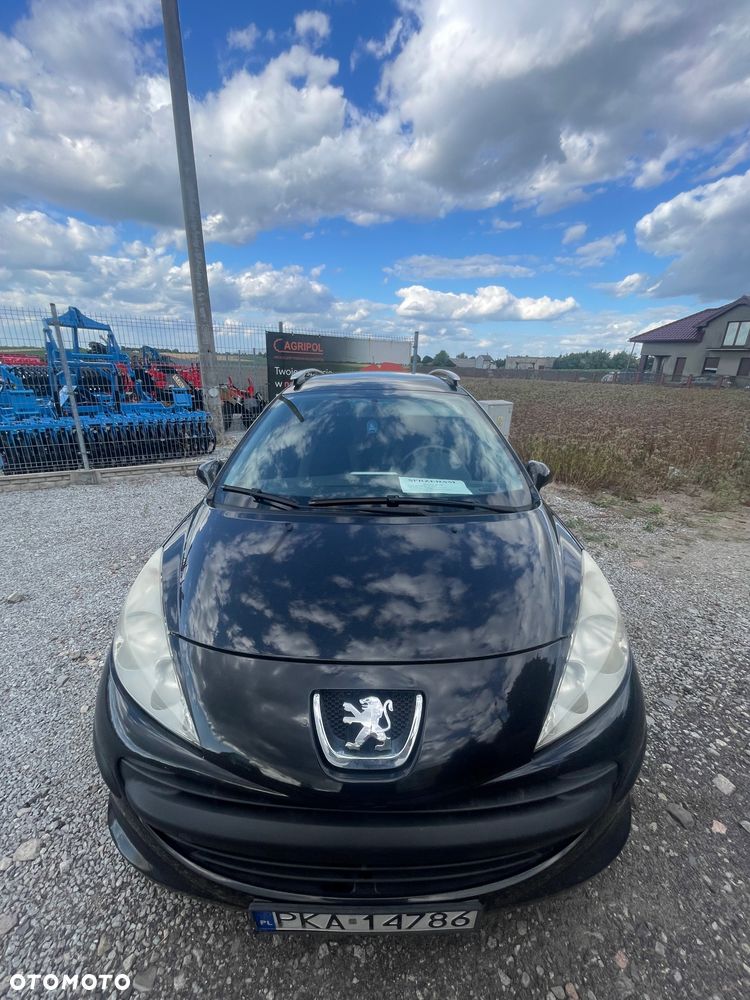 Peugeot 207 - 1