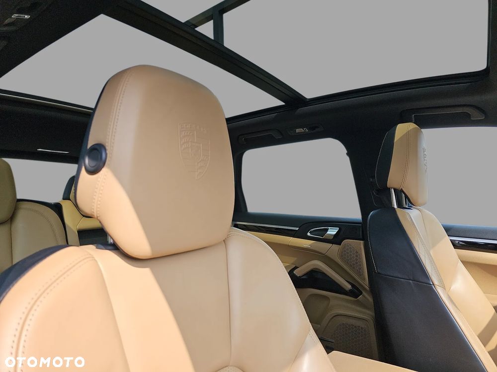 Porsche Cayenne - 14