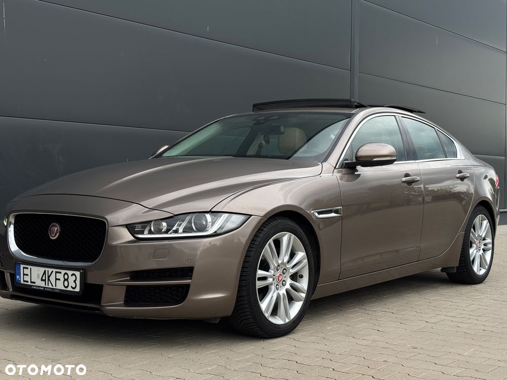 Jaguar XE 2.0 D Prestige - 12