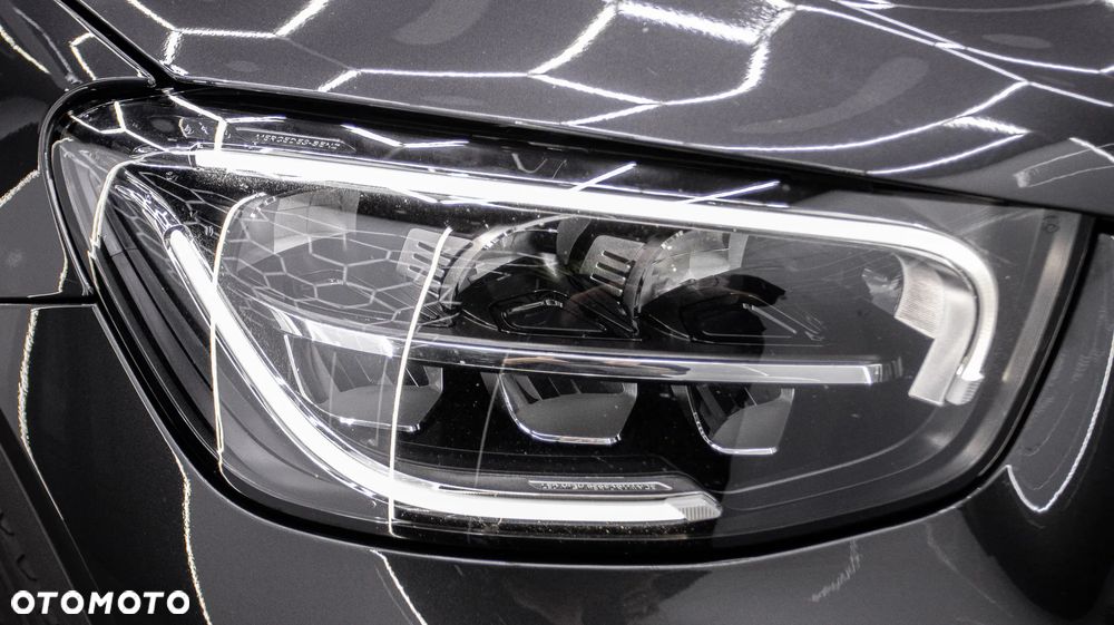 Mercedes-Benz GLC 300 e 4-Matic Business Edition - 11