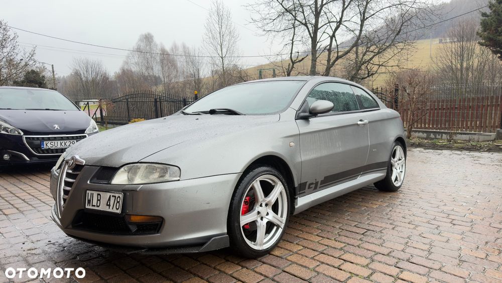 Alfa Romeo GT 2.0 JTS Distinctive Sportiva - 1