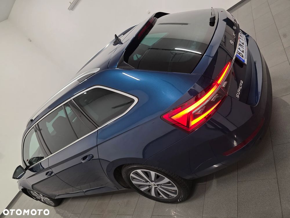 Skoda Superb 2.0 TSI Style DSG - 34
