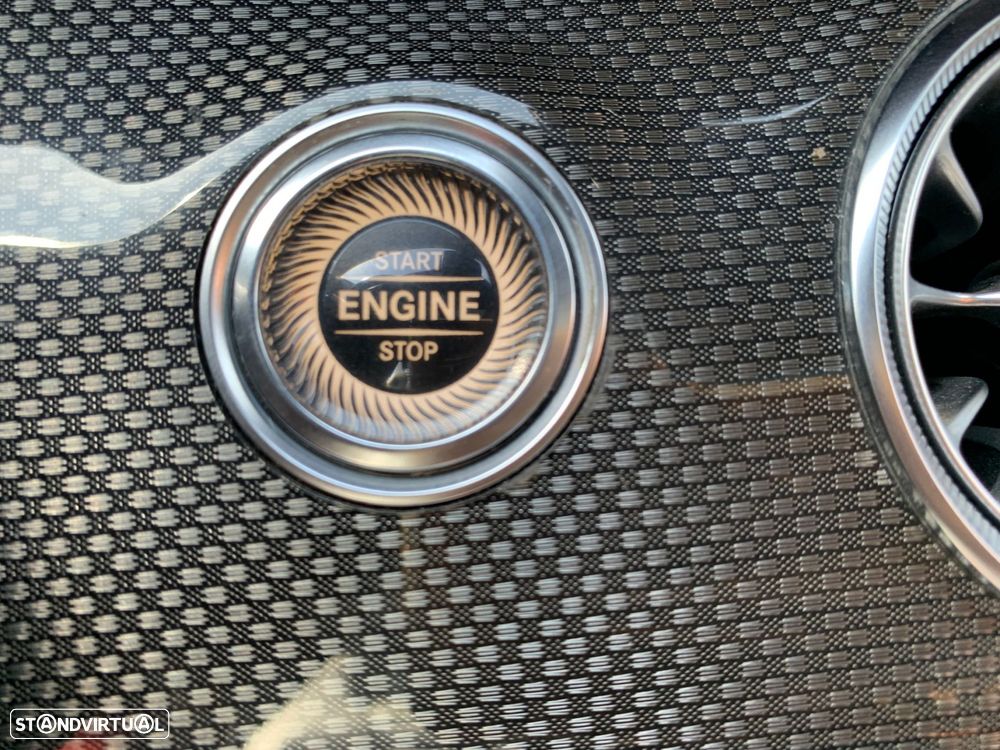 Mercedes-Benz E 220 d AMG Line - 32