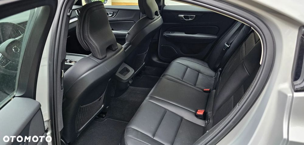 Volvo S60 B5 B AWD Ultimate Dark - 12