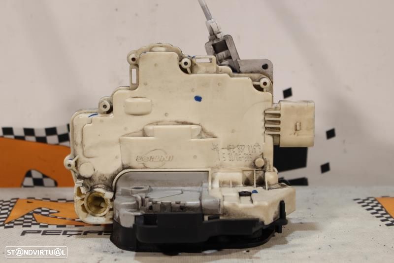 Fecho Da Porta Frente Direita Audi A3 Sportback (8Pa)  4F2837016b / 4F - 2