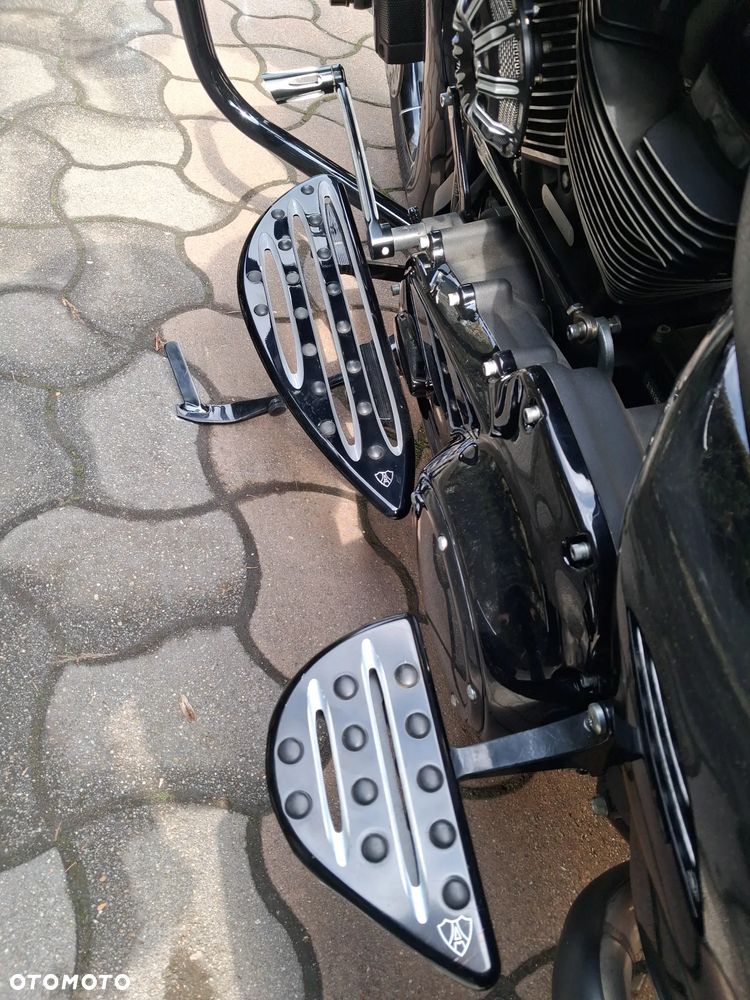 Harley-Davidson Touring Street Glide - 16