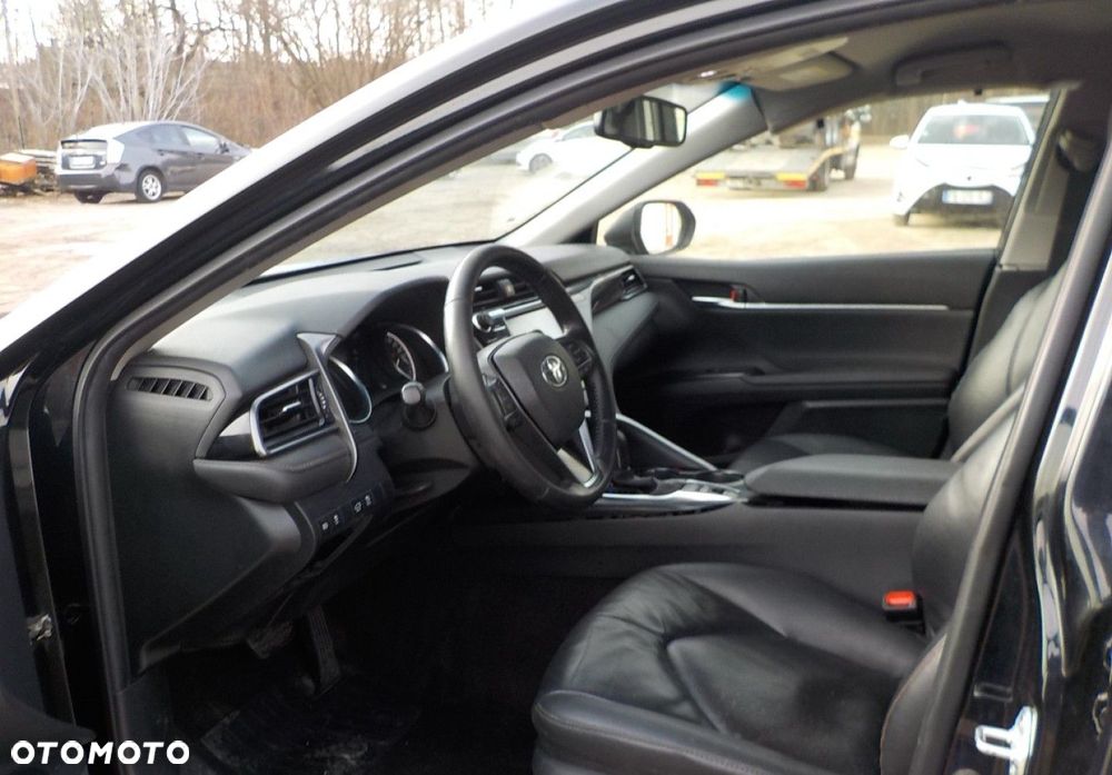 Toyota Camry - 21