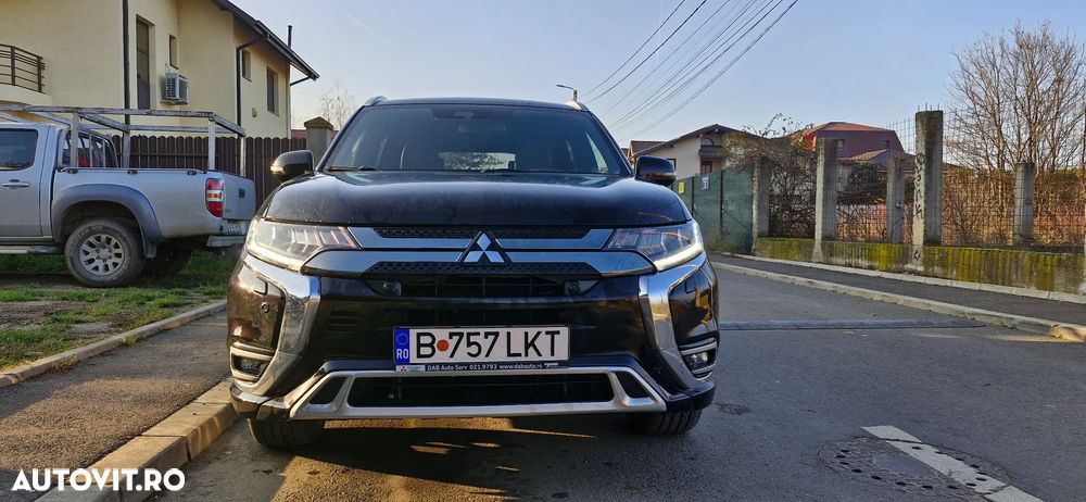 Mitsubishi Outlander PHEV 2.4 L 4X4 Instyle+ - 2