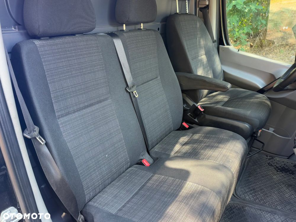 Mercedes-Benz Sprinter 319 - 11