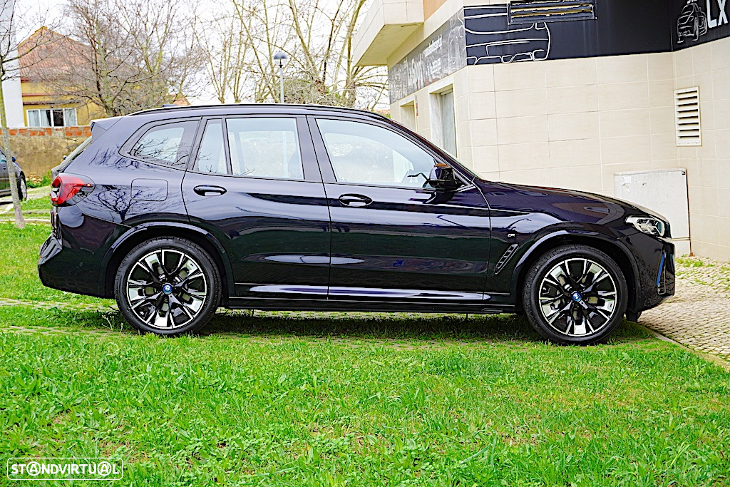 BMW iX3 M Sport Inspiring - 11