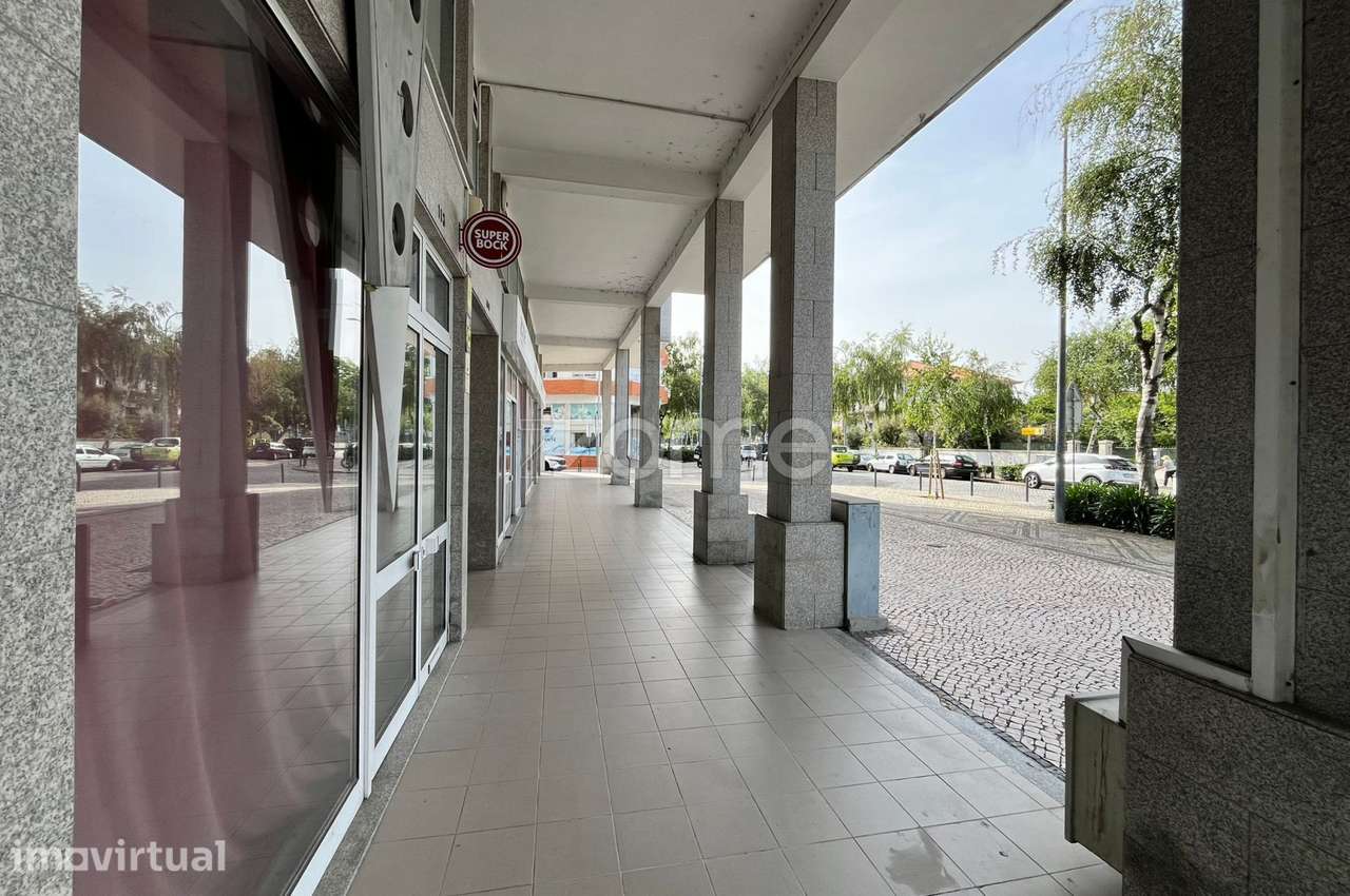 Espaço comercial nas proximidades  da Escola Alves Martins. - Grande imagem: 4/15
