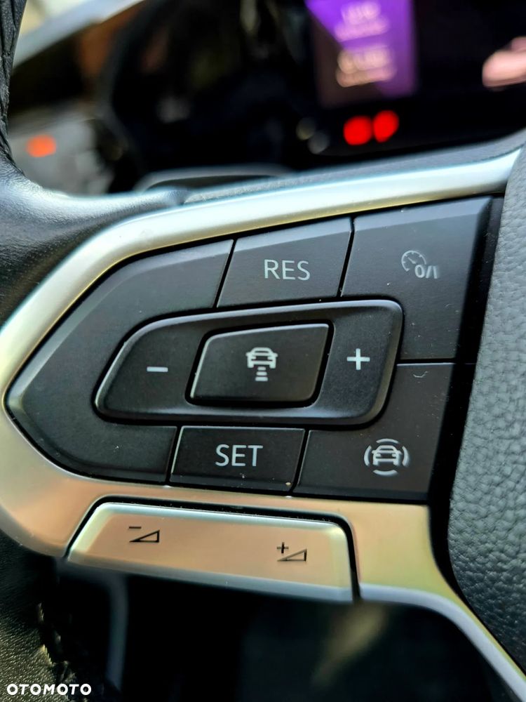 Volkswagen Golf - 28