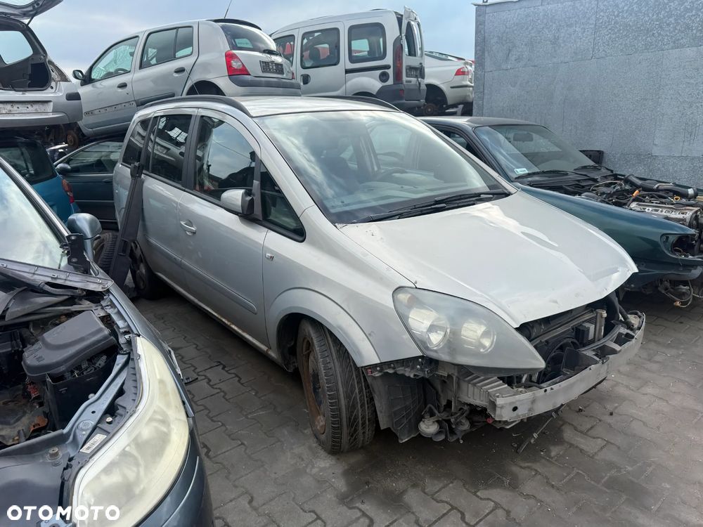 Opel ZAFIRA B 1.9 CDTI Skrzynia M32 Zderzak Błotnik Z167