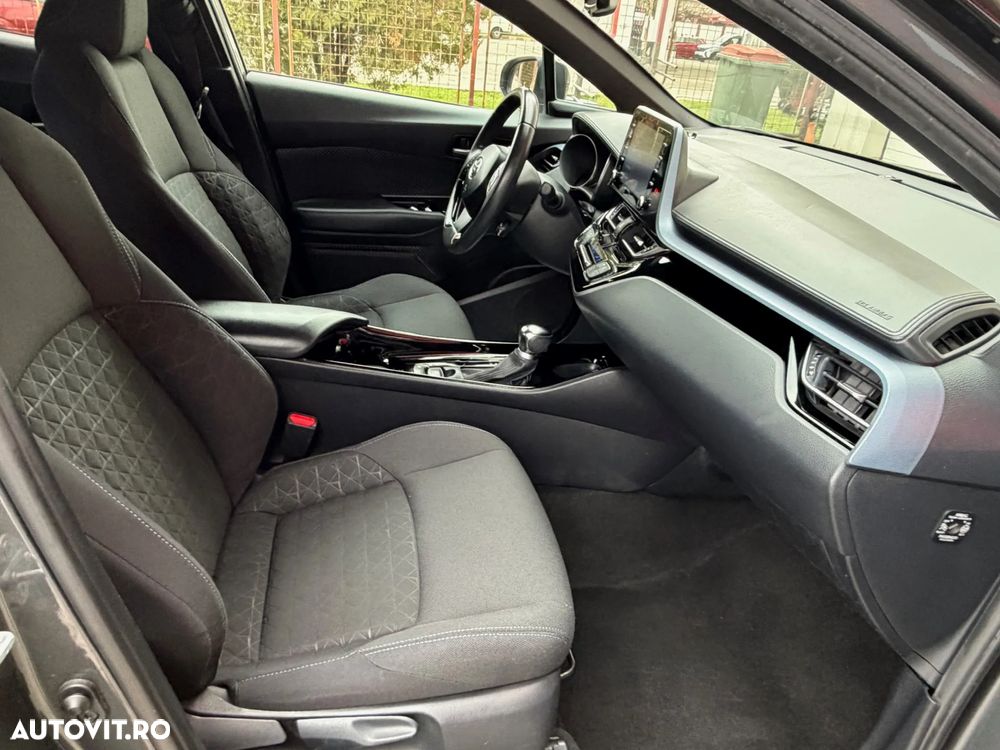 Toyota C-HR 2.0 HSD 184 CP 4x2 CVT Classy Bi-Tone - 23