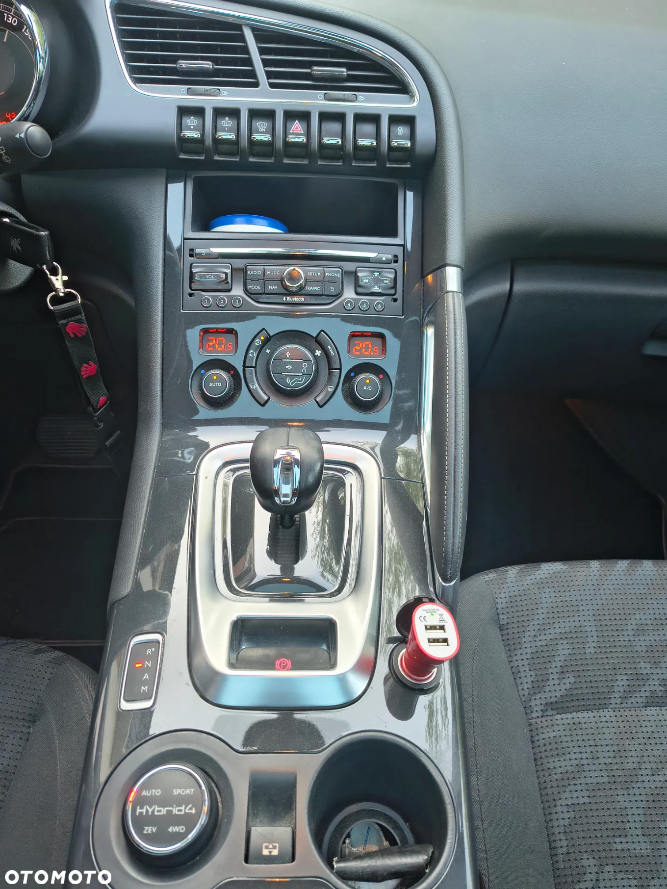 Peugeot 3008 2.0 HDi HYbrid4 - 16