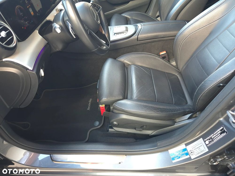 Mercedes-Benz Klasa E 220 d 9G-TRONIC - 38