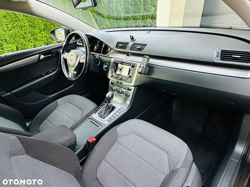 Volkswagen Passat 2.0 TDI DSG Highline - 27