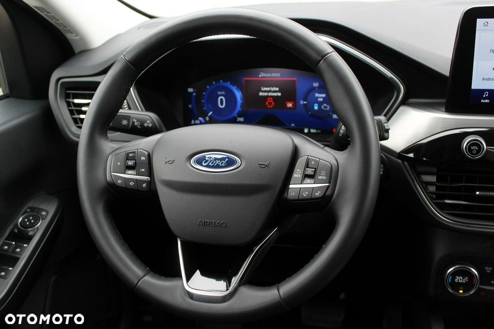 Ford Kuga - 32