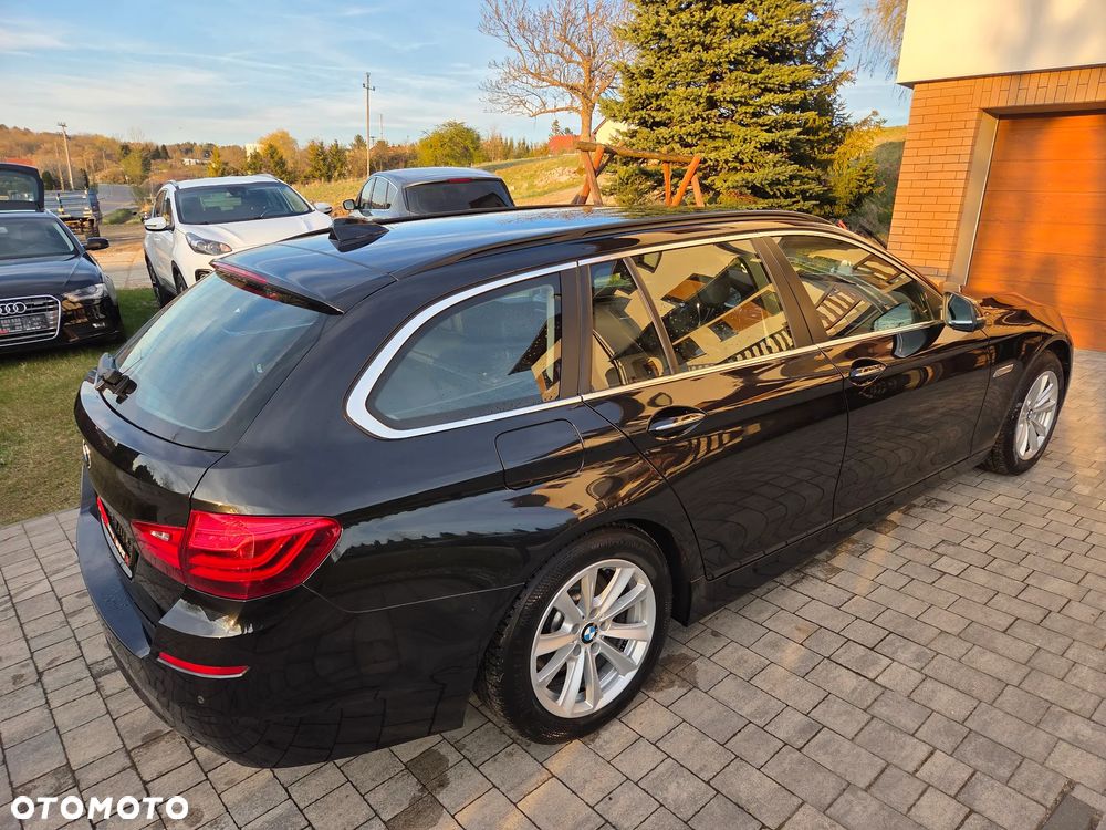BMW Seria 5 520d Sport - 32