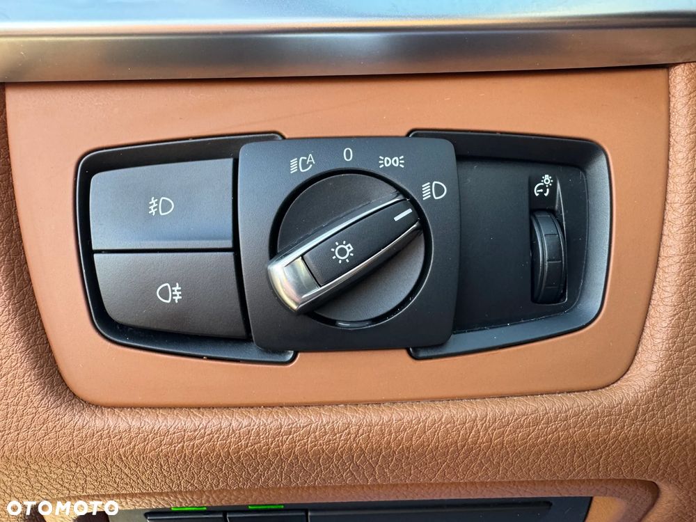 BMW Seria 3 320d Luxury Line - 21