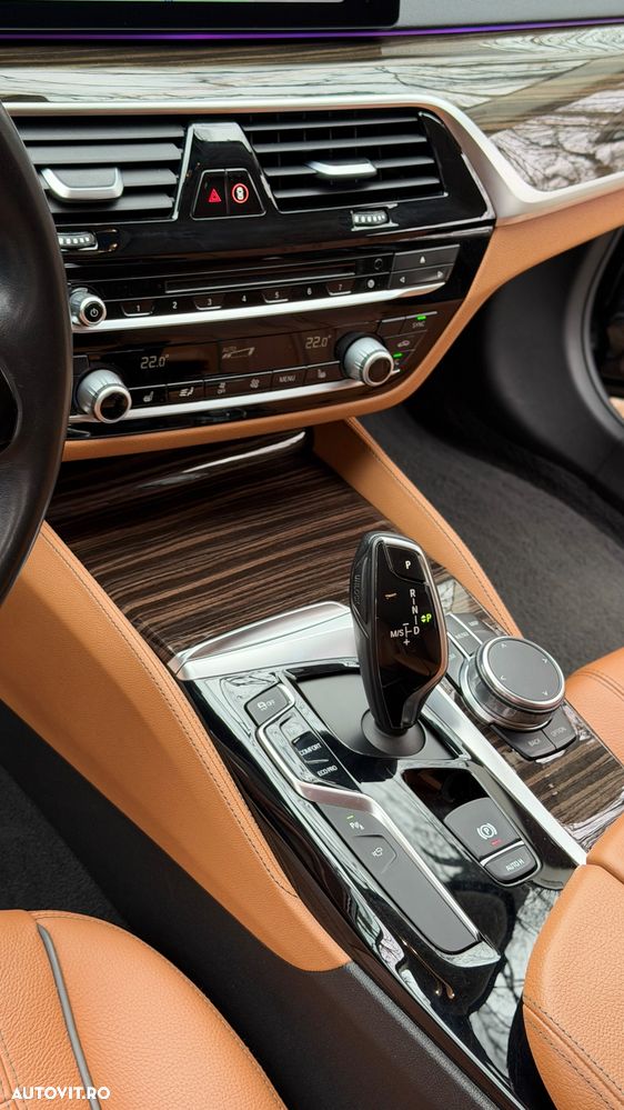 BMW Seria 5 525d Aut. Luxury Line - 25