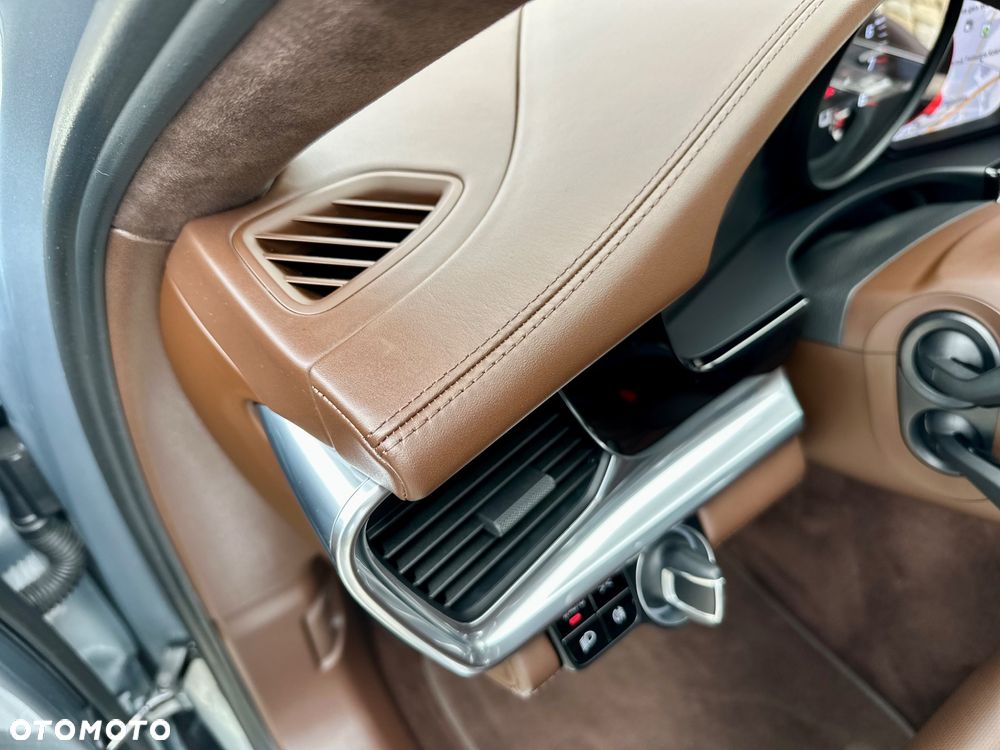 Porsche Panamera 4 - 29