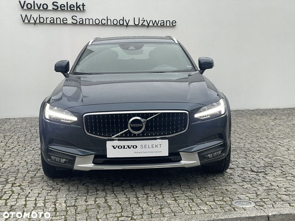 Volvo V90 Cross Country - 4