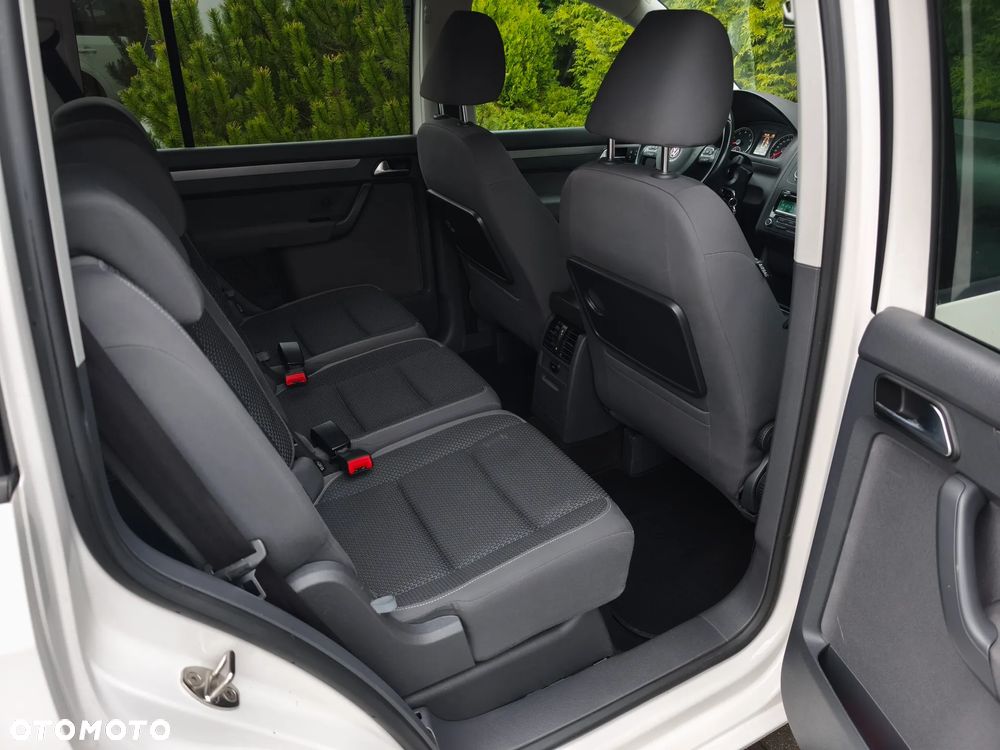 Volkswagen Touran - 14