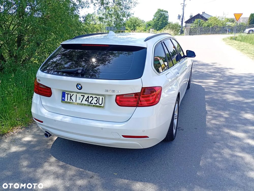 BMW Seria 3 318d Luxury Line - 9